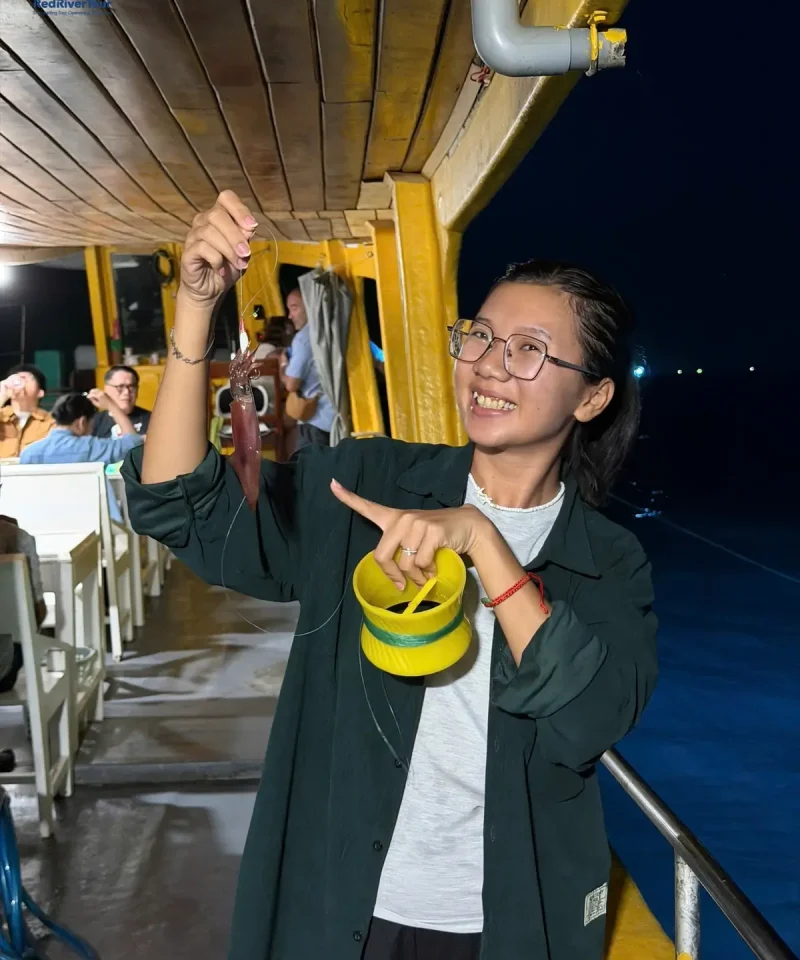 Tour ngắm hoàng hôn câu mực đêm