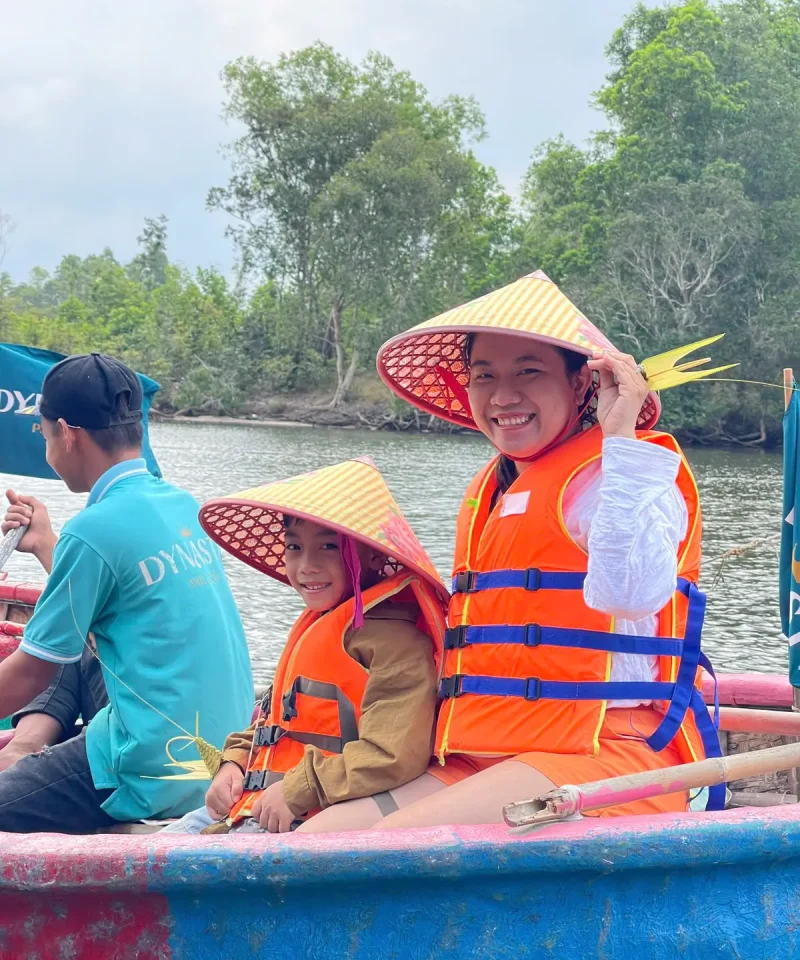 Tour Bắc Đảo ngắm sao biển chèo thuyền thúng