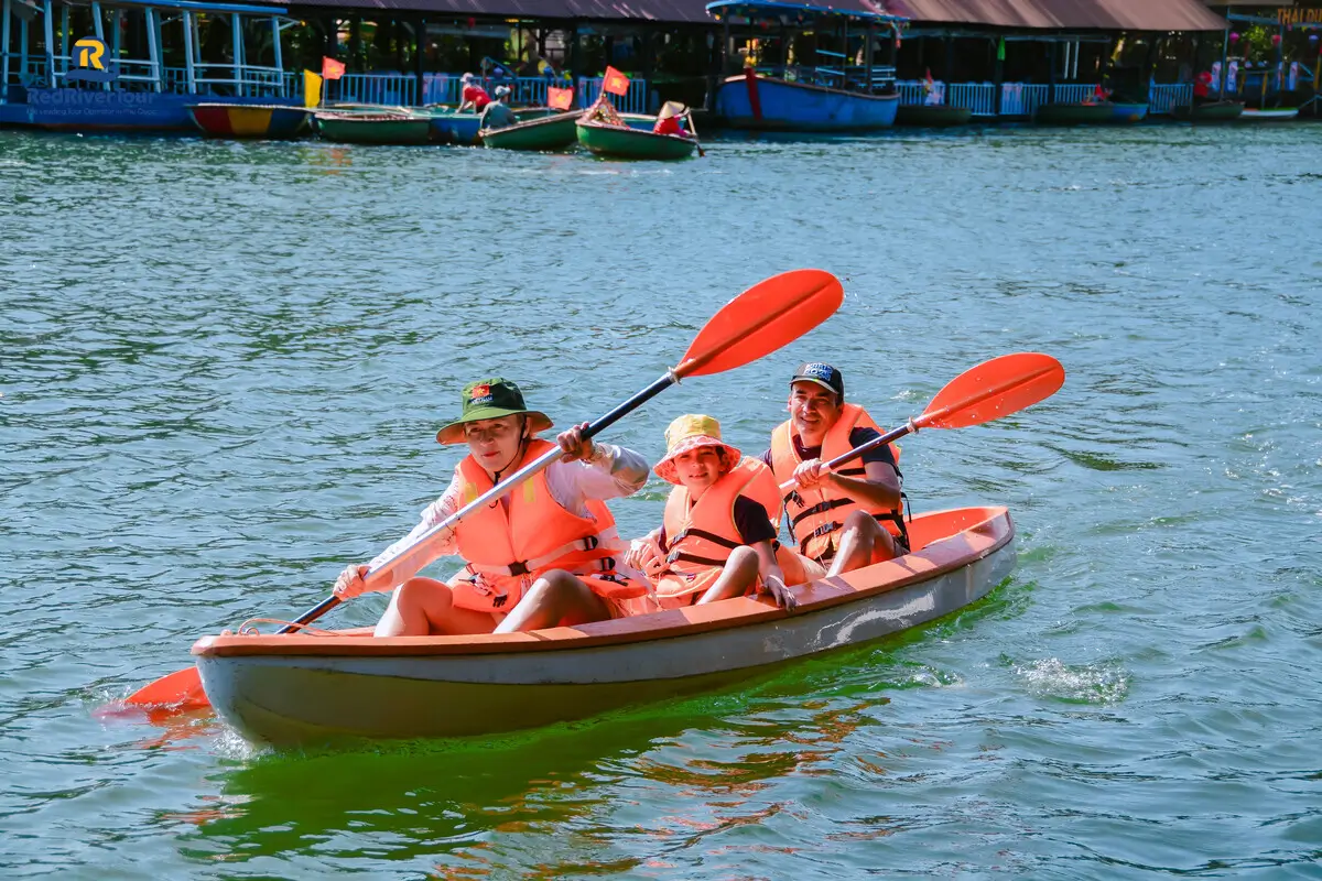 Tour Bắc Đảo ngắm sao biển chèo Kayak
