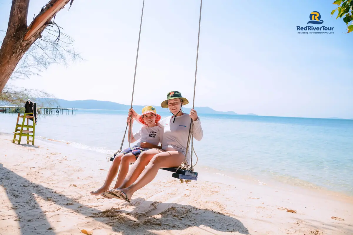 Tour Bắc Đảo ngắm sao biển chèo Kayak