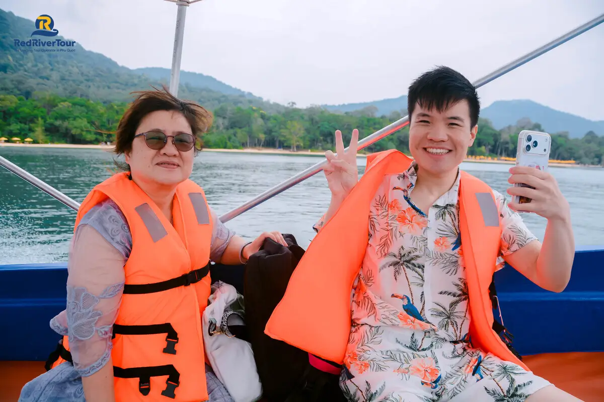 Tour Bắc Đảo ngắm sao biển chèo thuyền thúng