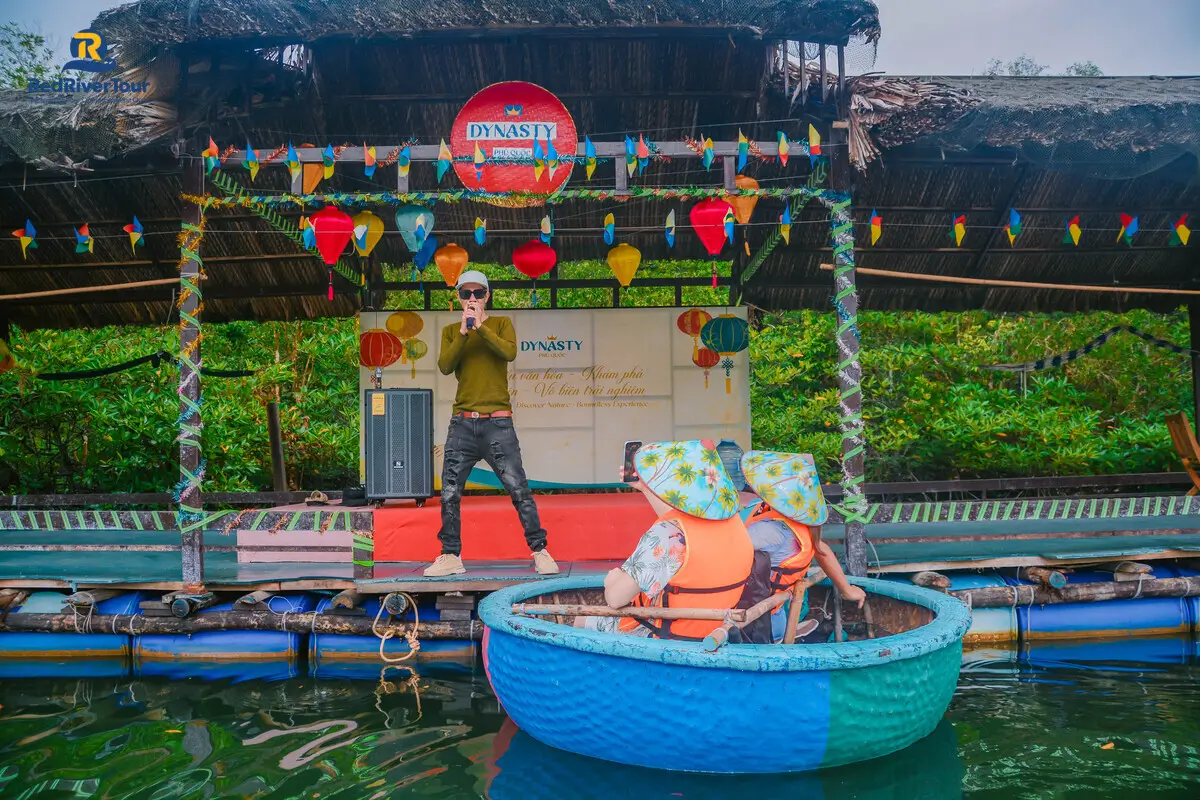 Tour Bắc Đảo ngắm sao biển chèo thuyền thúng