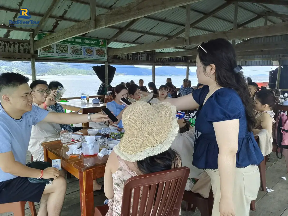 Tour Bắc Đảo ngắm sao biển chèo thuyền thúng