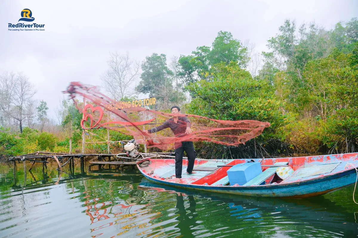 Tour Bắc Đảo ngắm sao biển chèo thuyền thúng