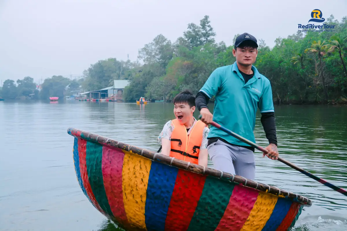 Tour Bắc Đảo ngắm sao biển chèo thuyền thúng