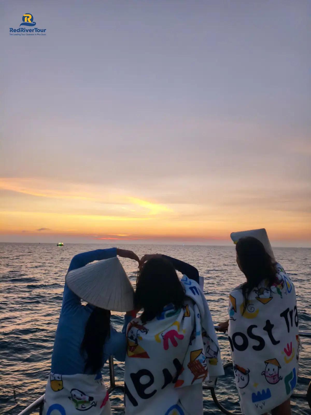 Tour ngắm hoàng hôn câu mực đêm