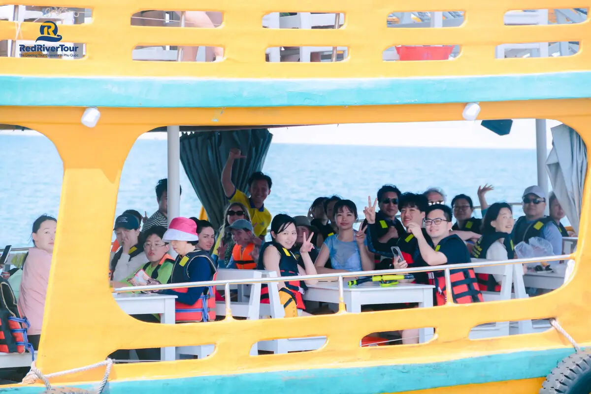 Tour tàu 2 đảo câu cá và bơi ngắm san hô